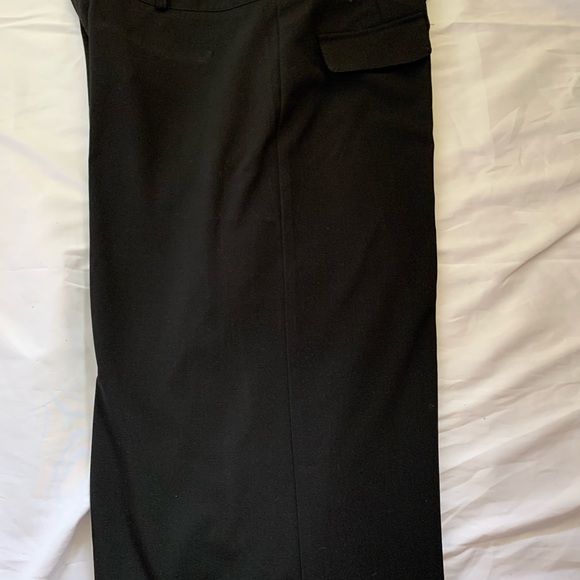 NWOT- Apostrophe Black Dressy Shorts knee length. With Faux pockets Size: 12 - Picture 6 of 7